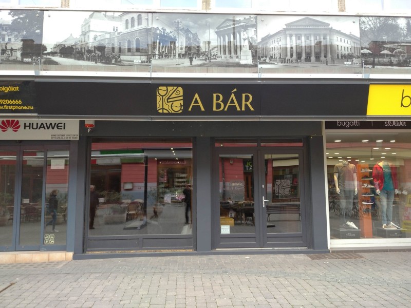 A Bár